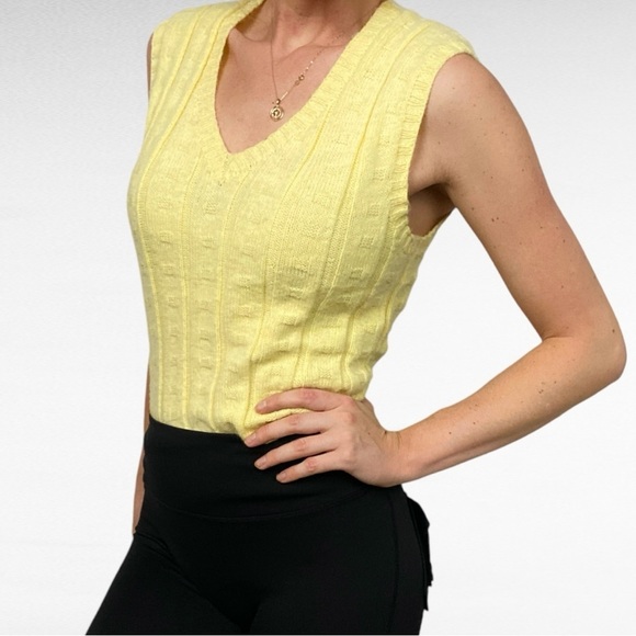 VINTAGE | Sunny Yellow V-Neck Sleeveless Ribbed Knit Preppy Sweater Vest - Picture 2 of 5